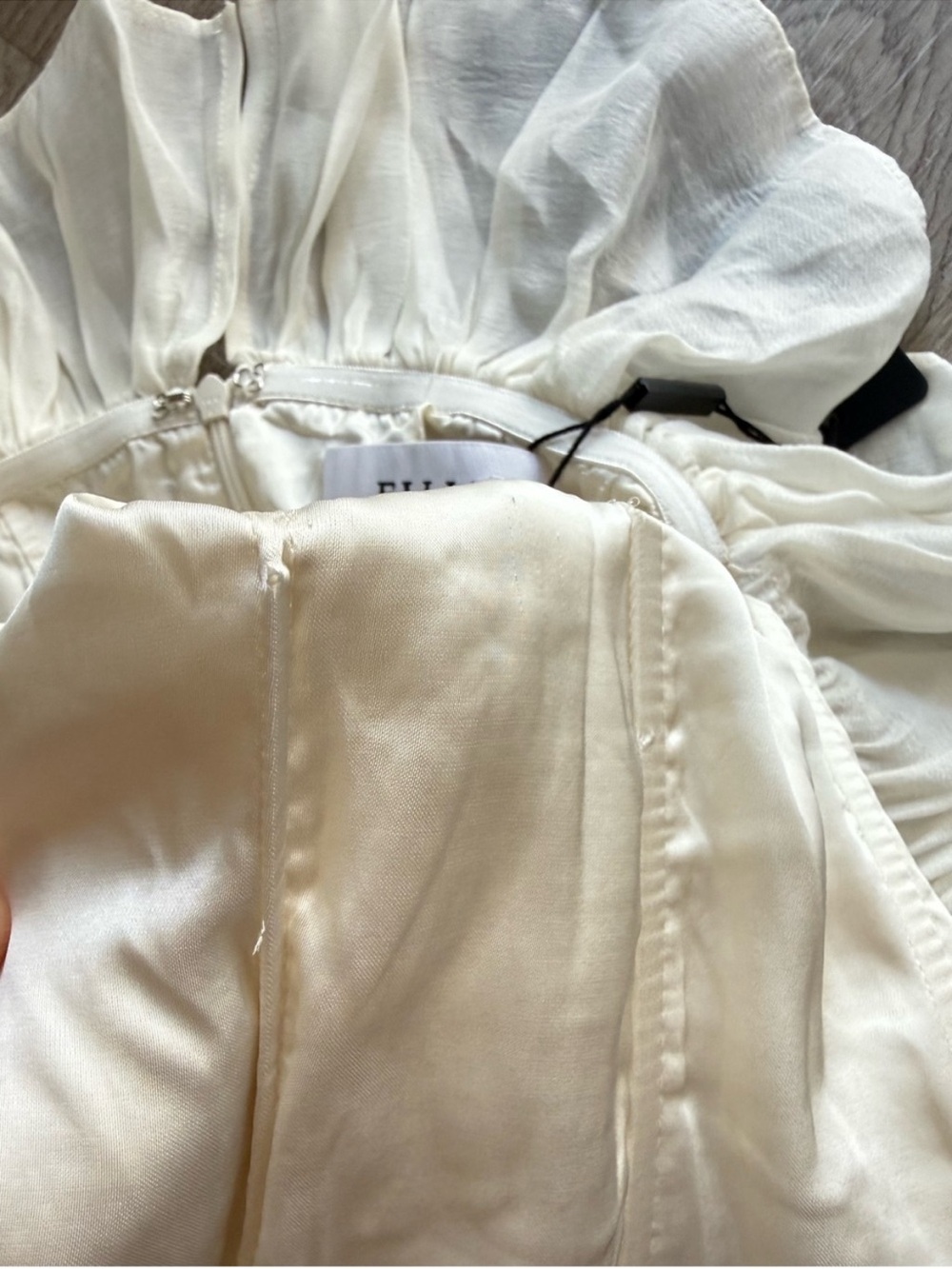 elliatt yvette cream off the shoulder ruffle corset maxi gown dress medium NEW - Picture 11 of 11